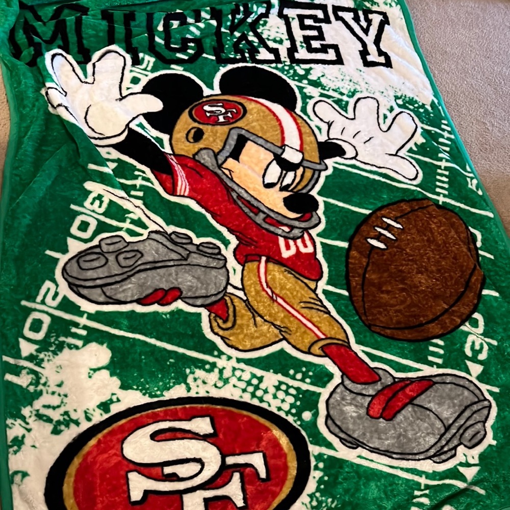 NFL Disney Mickey Mouse San Francisco 49er throw blanket 76 x 60 fleece football